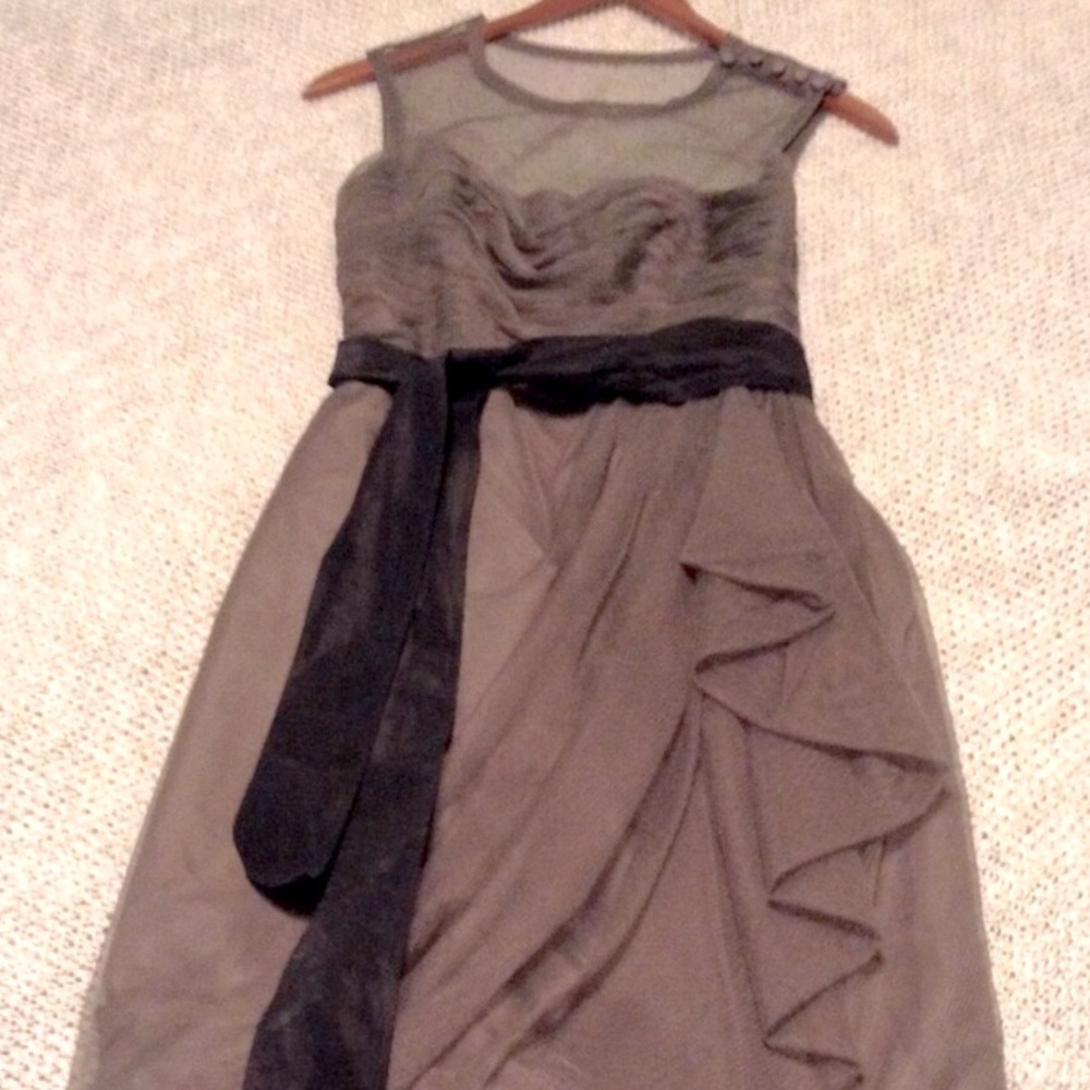Smoky grey fancy dress allure at the heck